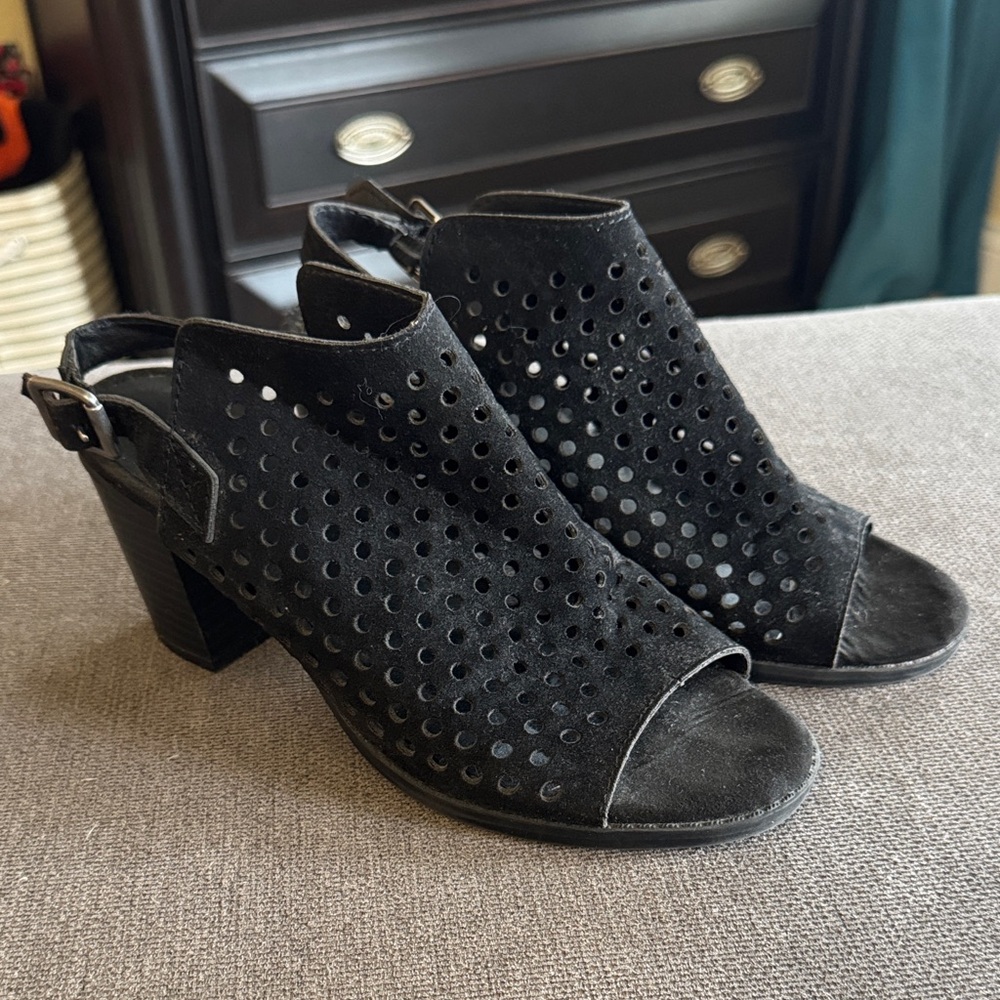 Sonoma Black Cutout Peep-Toe Heels